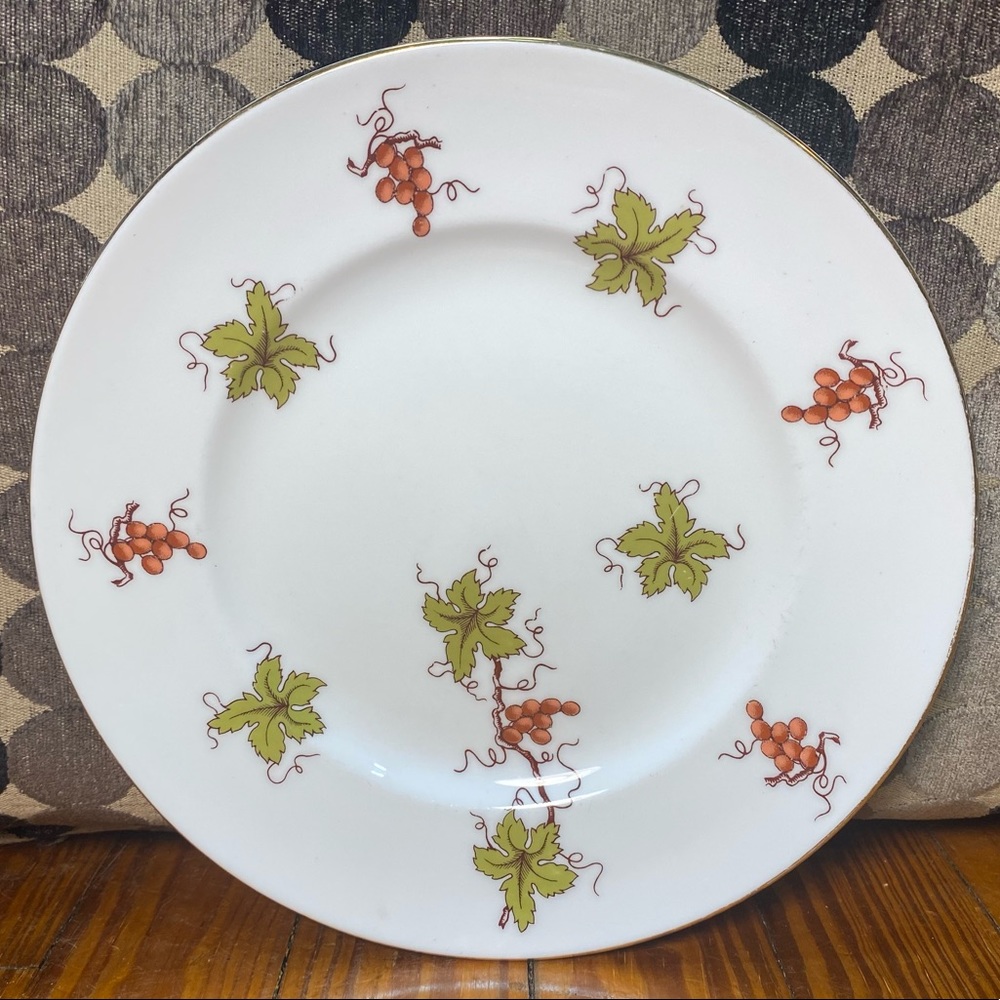 Royal Victoria Fine Bone China Plate 22k Goldplate